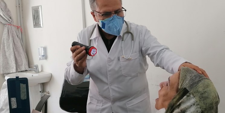 نذری از جنس سلامت در روز عاشورا/ پزشک متخصص کاشمری ۱۱۵ بیمار کرونایی را رایگان ویزیت کرد