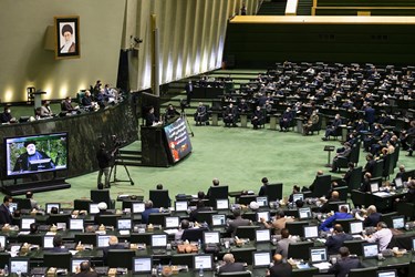 سخنرانی آیت الله رئیسی برای دفاع از برنامههای وزرای پیشنهادی در مجلس شورای اسلامی