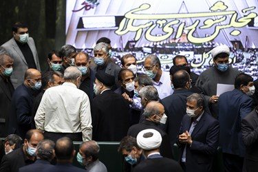 حضور آیت الله رئیسی برای دفاع از برنامههای وزرای پیشنهادی در مجلس شورای اسلامی