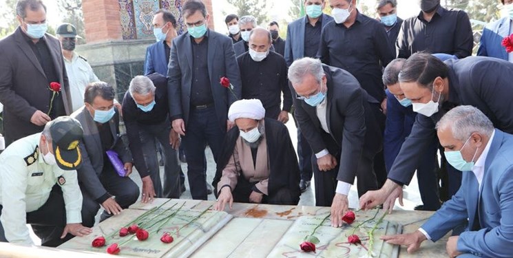 گلباران مزار شهدای گمنام قرچک به مناسبت هفته دولت