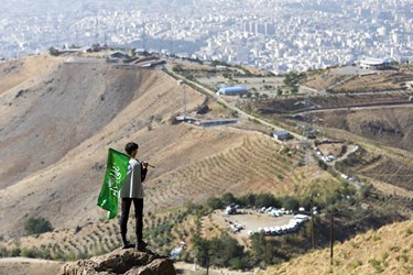 کوهپیمایی عزاداران حسینی به سمت تپه نورالشهدا کلکچال