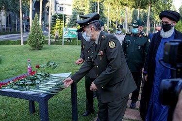 حضور امیر محمدرضا آشتیانی وزیر دفاع و پشتیبانی نیروهای مسلح محل یادمان شهدای گمنام 