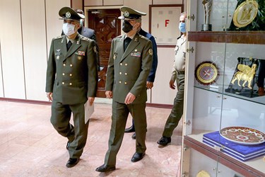 حضور امیر محمدرضا آشتیانی وزیر دفاع و پشتیبانی نیروهای مسلح در دفتر کار