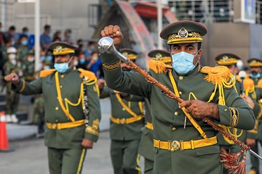 رژه شرکت کنندگان در مراسم اختتامیه مسابقات بین المللی نظامی اربابان سلاح دراصفهان