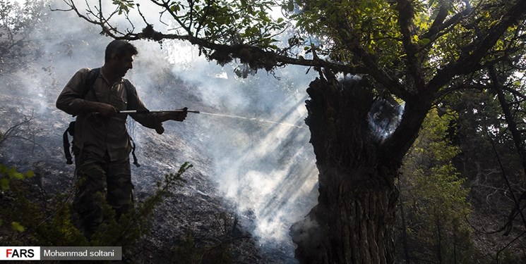 عرصه‎های جنگلی گلستان در آتش کمبود تجهیزات می‎سوزند/آتش‎سوزی در بیش از 100 هکتار جنگل