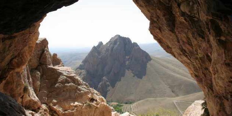 معرفی 10 غار استان مرکزی به  کمیته غارشناسی کشور به منظور تعیین  درجه حفاظتی