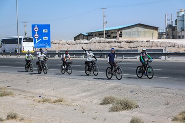   در این برنامه فرهنگی ورزشی که یک  تیم متشکل از ۳۰  رکاب زن  هستند مسافت ۱۰۰ کیلومتری   بارگاه منور رضوی تا میقات الرضا(ع) در محور جاده نیشابور را  رکاب زدند.