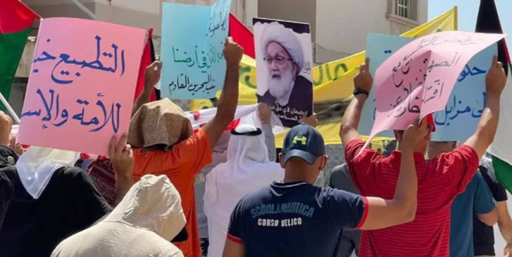 بحرینی‌ها با تظاهرات ضد صهیونیستی به استقبال وزیر خارجه اسرائیل رفتند+فیلم