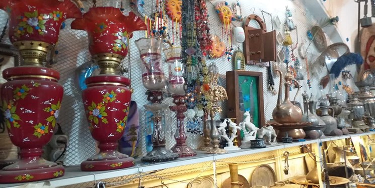 شغل‌های هزار رنگ هنوز زیر آسمان یکرنگ قم نفس می‌کشند