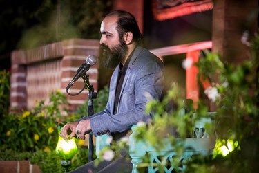 شعر خوانی محمود حبیبی کسبی در محفل شعر و مرثیه عتبات کلمات