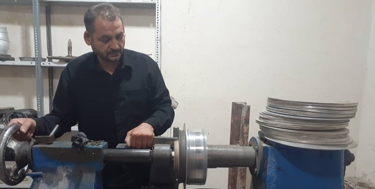 مبتکر مهریزی قطعه صنعتی تحریم شده را بومی‌ساز کرد/اختراع پوسه جارو برقی با آلمینیوم
