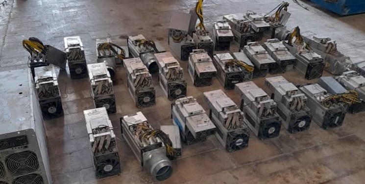 کشف 47 دستگاه ماینر از عمق چاه چهار متری در کهریزک