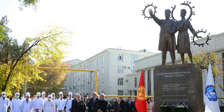 بزرگداشت قربانیان کرونا در قرقیزستان