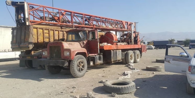 پلمب ۱۰۳ چاه غیرمجاز در نظرآباد/ یک دستگاه حفاری توقیف شد