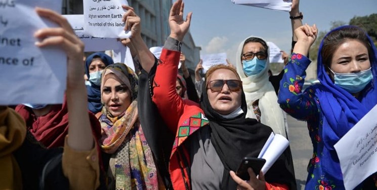 تجمع اعتراضی بانوان افغان با شعار «کار، نان و آموزش» در کابل