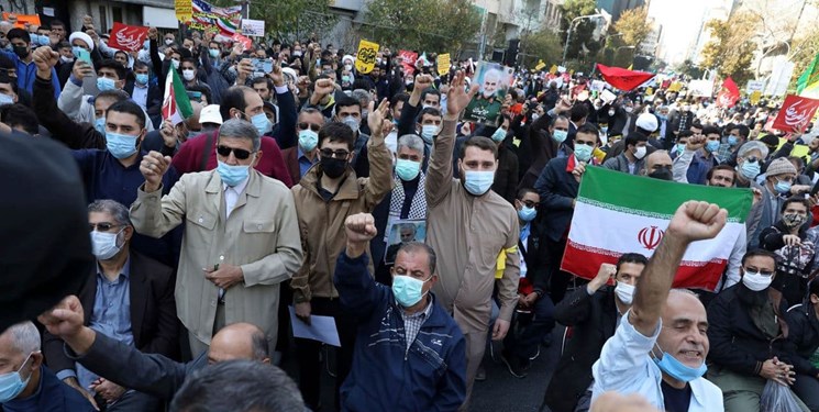 یوم الله 13 آبان| آسوشیتدپرس: هزاران ایرانی شعار «مرگ بر آمریکا» و «مرگ بر اسرائیل» سردادند