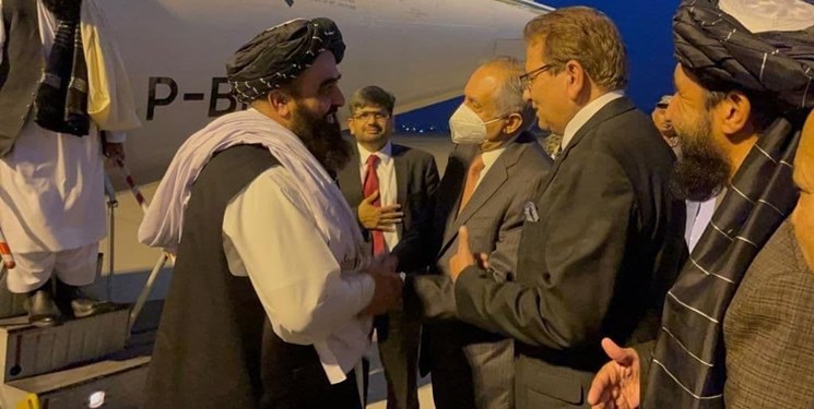 وزیر خارجه دولت موقت طالبان وارد پاکستان شد