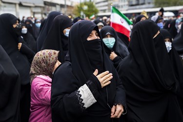تشییع پیکر شهیده فاطمه اسدی‎‎ پس از پایان نماز جمعه تهران | 21 آبان ۱۴۰۰