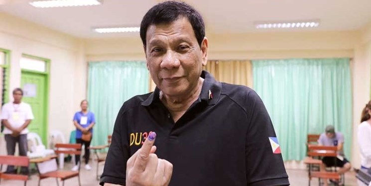 رئیس‌جمهور فیلیپین برای انتخابات سنا نامزد می‌شود