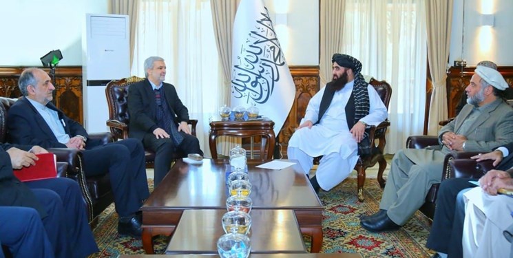 کاظمی قمی در دیدار با وزیر خارجه طالبان: مردم افغانستان را تنها نمی‌گذاریم