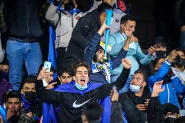 حضور تماشگران پس از  22 ماه از شروع ویروس کرونا در ورزشگاه آزادی در دیدار تیمهای  استقلال تهران - نساجی مازندران