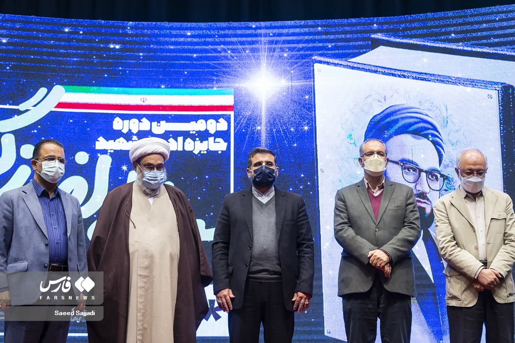 اندرزگو،ادبي