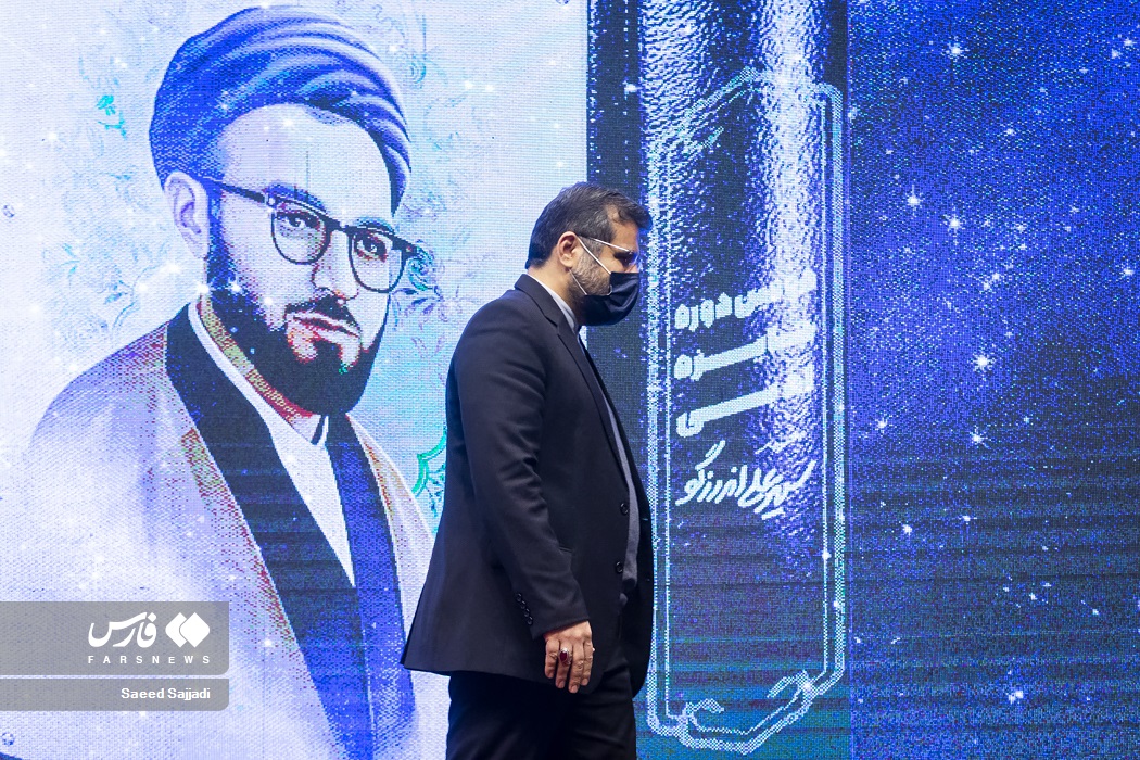 اندرزگو،ادبي