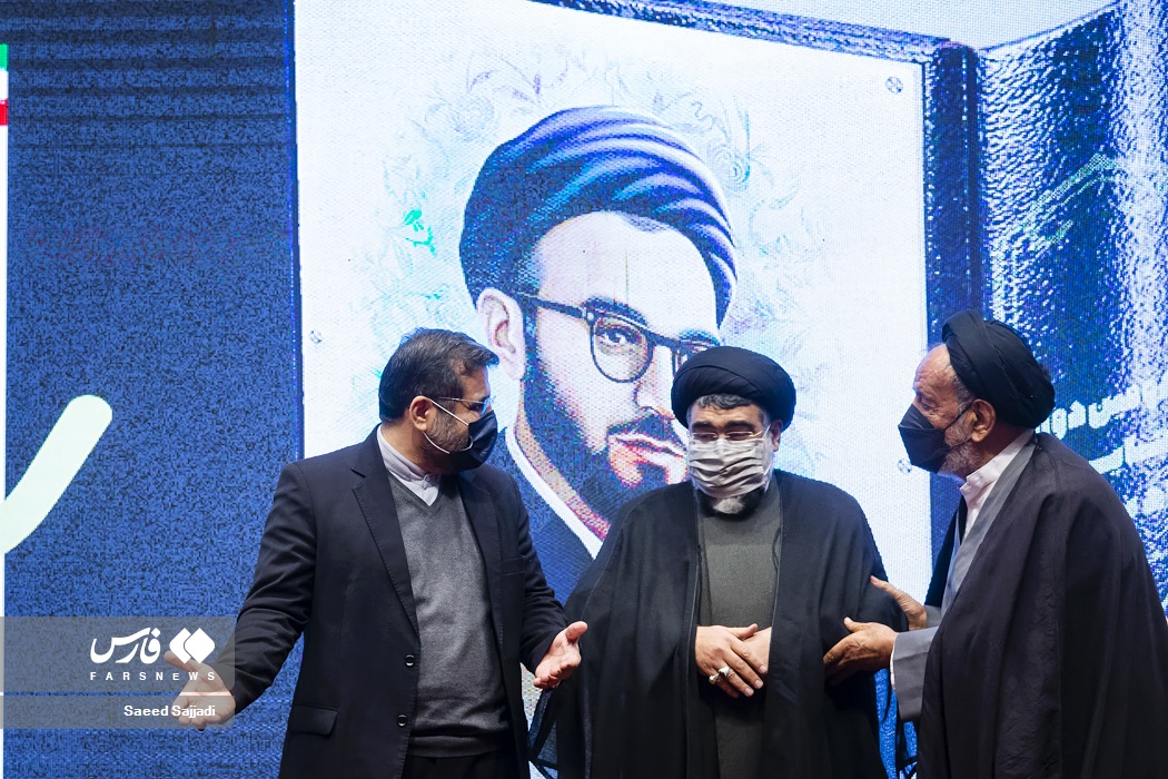 اندرزگو،ادبي