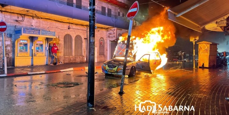 آتش زدن خودروی شهرک‌نشینان صهیونیست در واکنش به تعرضات آنها+ فیلم