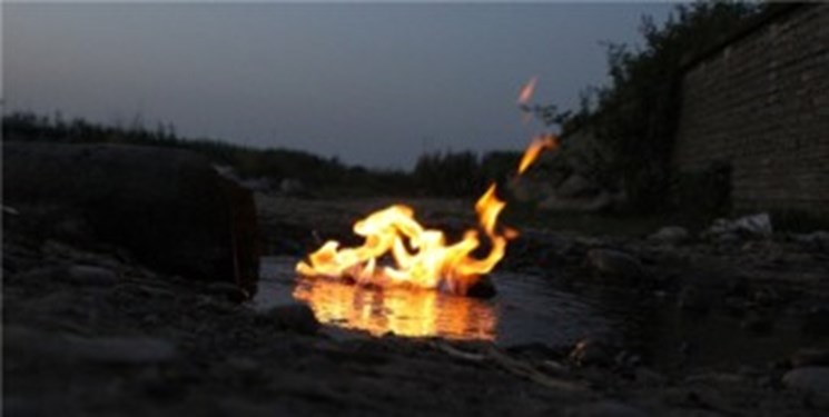 آشتی آب و آتش در دل یک چشمه + فیلم/ رها شدن چشمه‌ آتشین در نزدیکی ساری
