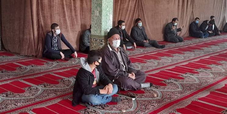 بیش از ۱۰ سال پای پیاده در راه نماز جمعه