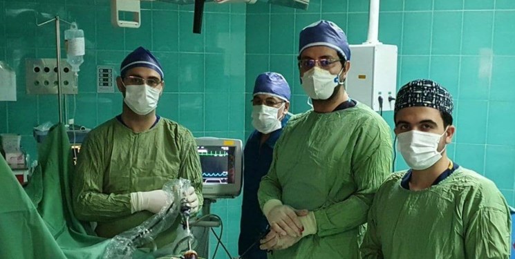 انجام یک عمل جراحی برای نخستین بار در استان سمنان