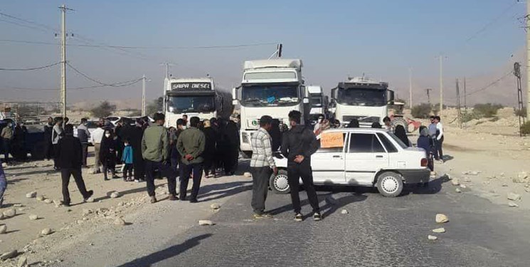 ماجرای تجمع و مسدودکردن مسیر ماشین‌آلات سنگین در بوشهر
