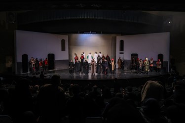 پایان  نمایش‌ آئینی «تا اشکستان» در تالار اصلی مجموعه تئاتر شهر