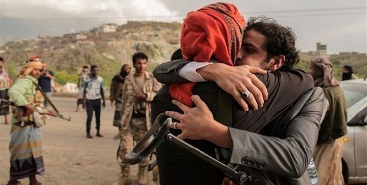 آزادی 400 اسیر ارتش و کمیته‌های مردمی یمن در سال ۲۰۲۱
