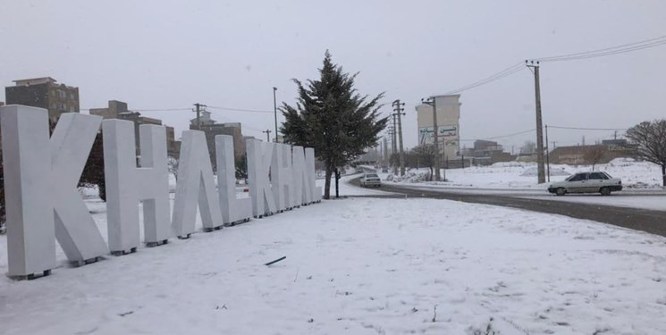 بارش برف در خلخال موجب خوشحالی کشاورزان شد/ تردد در محورهای کوهستانی نیازمند زنجیر چرخ است