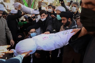 پیکرهای دو شهید گمنام در حوزه علمیه امام خمینی(ره) اهواز به خاک سپرده شدند