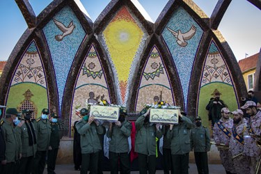 حضور کارکنان نیروی انتظامی در تشییع پیکر شهدای گمنام در سمنان