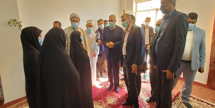 دیدار وزیر نفت با خانواده شهید ذاکری در قشم