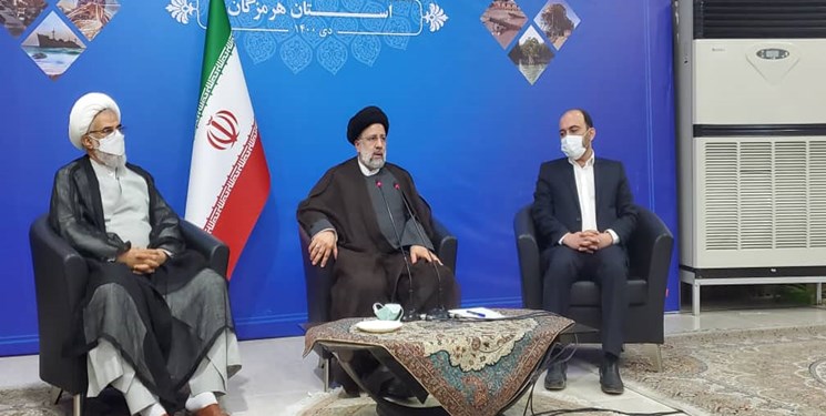 رییس جمهور: الحاق و انتزاعی درباره هرمزگان در دستور کار دولت نیست/ پروژه پل خلیج فارس بزودی فعال می‌شود
