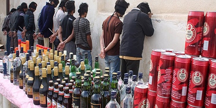 کشف ۹۶ هزار لیتر مشروبات الکلی توسط سازمان اطلاعات سپاه خوزستان +عکس