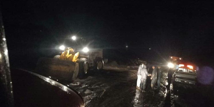 نجات کارگران معدن کودکان گیر افتاده در سیلاب