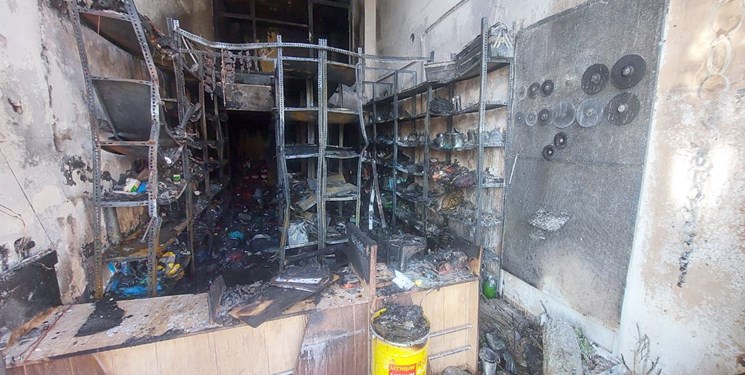 مغازه ابزارفروشی در خیابان امیرکبیر اصفهان طعمه حریق شد