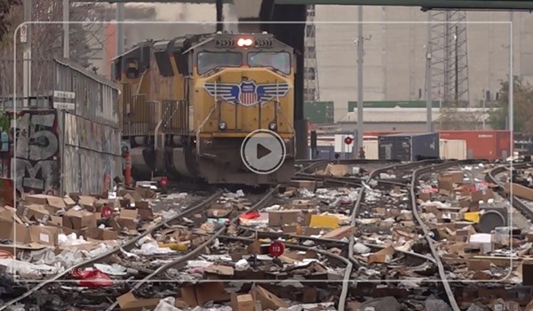 فیلمی باورنکردنی از خسارت  ۵ میلیون دلاری سارقان قطارهای لس آنجلس که صدای آمازون را درآورد