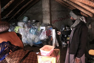 وسایل جا مانده یکی از خانواده های سیل زده در جازموریان