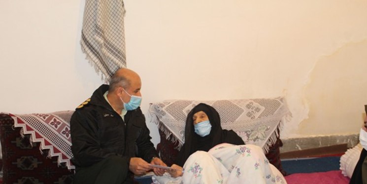 دیدار فرمانده انتظامی گچساران با مادران   شهدای ناجا