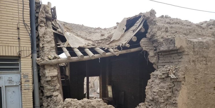 دیوار کاروانسرای قهرودی‌ها در اصفهان فروریخت/ محدوده خطر مسدود شد