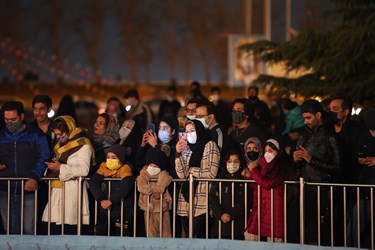 حضور مردم  در جشن ۴۳ سالگی انقلاب اسلامی در برج آزادی