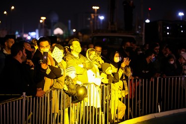 حضور مردم  در جشن ۴۳ سالگی انقلاب اسلامی در برج آزادی