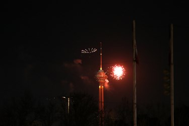 نورافشانی  جشن ۴۳ سالگی انقلاب اسلامی در برج میلاد